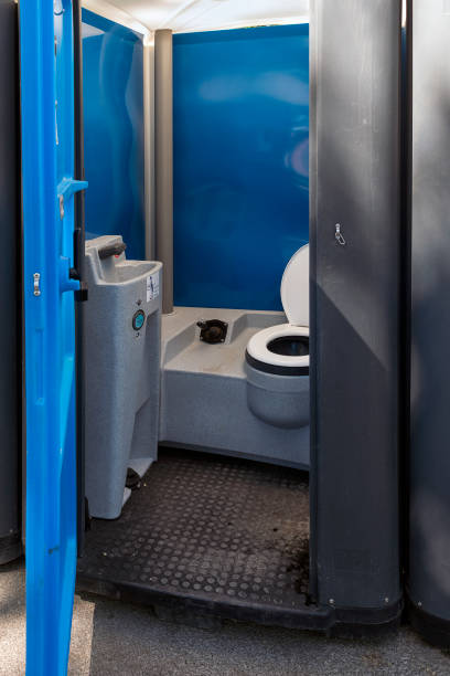 Porta potty delivery and setup in Carlton, OR